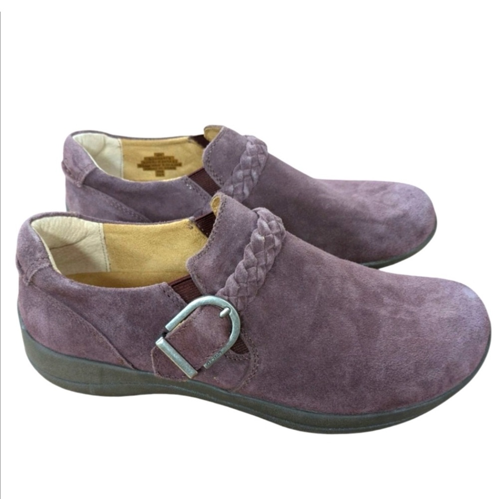 VGUC- Earth ‘Farage’ Suede Slip On. RARE COLOR